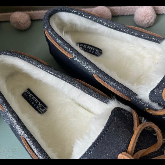 brand new (never worn) sparkly sperry topsider shoe - Picture 2 of 4